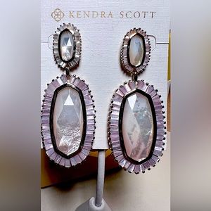 Kendra Scott Kaki earrings. HTF and stunning.